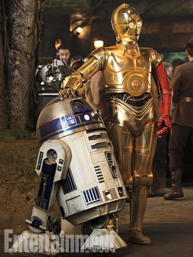 Illustration for article titled Here are some new Force Awakens pictures to peruse over your blue milk
